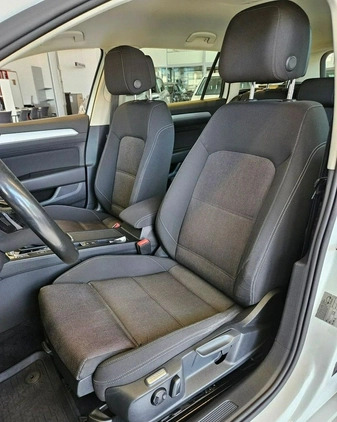 Volkswagen Passat cena 55900 przebieg: 157350, rok produkcji 2016 z Brok małe 631